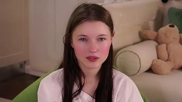 LynHillaire online show from 09/13/25, 11:10