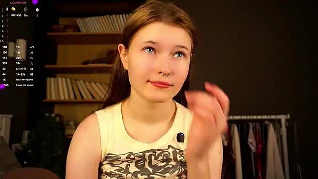 LynHillaire online show from 01/10/26, 11:23