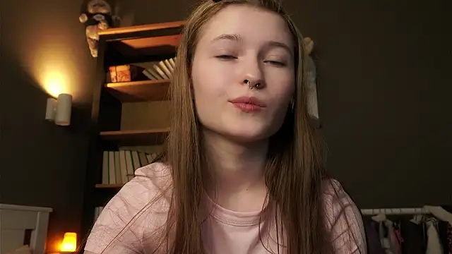 LynHillaire online show from 02/04/26, 11:27