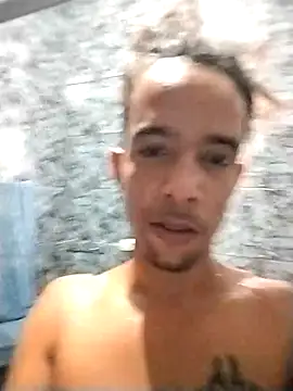 Snapshot of sueldofo chatting on 11/30/25, 06:45 sueldofo online show from 11/30/25, 06:45