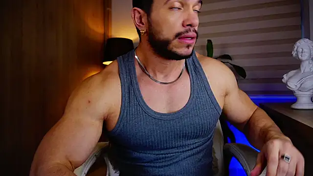 Snapshot of Erick_Thompsonx chatting on 10/10/25, 10:20 Erick Thompsonx online show from 10/10/25, 10:20