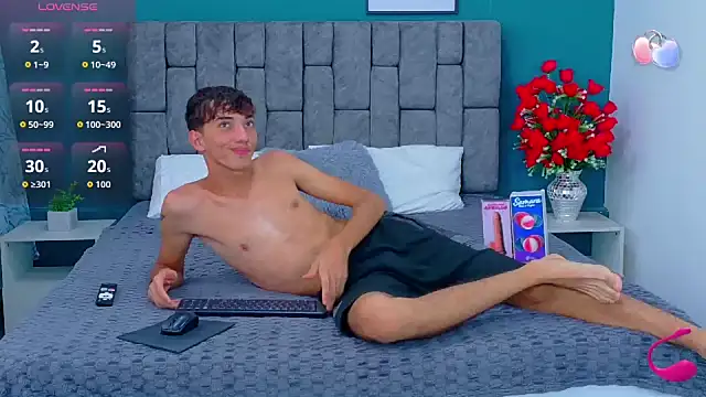 Maikol Ortiz online show from 10/19/25, 02:40