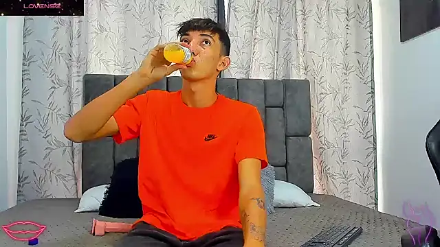 Snapshot of Maikol_Ortiz chatting on 01/15/26, 01:59 Maikol Ortiz online show from 01/15/26, 01:59