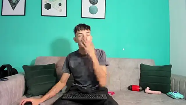 Snapshot of Maikol_Ortiz chatting on 02/08/26, 02:31 Maikol Ortiz online show from 02/08/26, 02:31