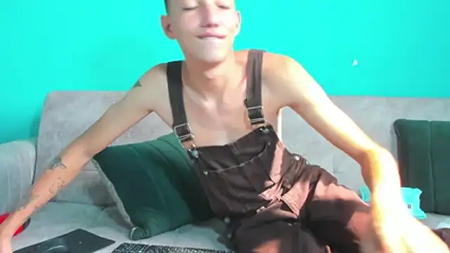 Snapshot of Maikol_Ortiz chatting on 02/12/26, 02:56 Maikol Ortiz online show from 02/12/26, 02:56