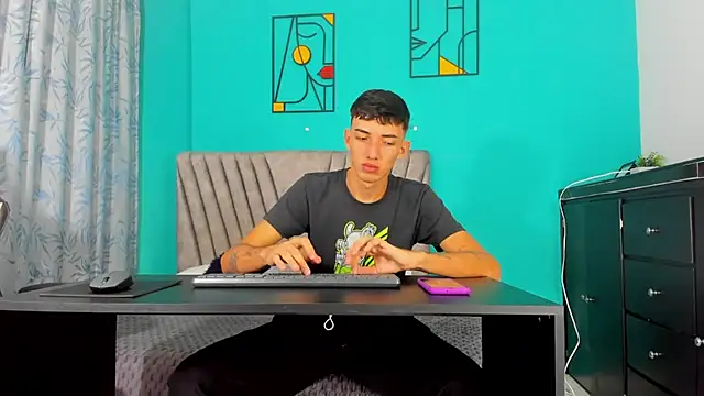 Maikol Ortiz online show from 04/10/26, 12:32