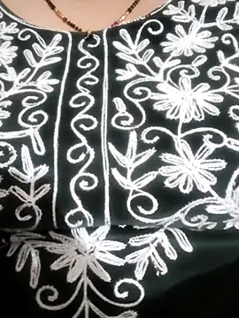 rekha 09 online show from 12/17/25, 06:25