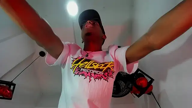 criss zuri online show from 04/23/26, 12:04