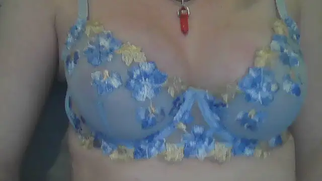 flirty babe x online show from 04/19/26, 09:06