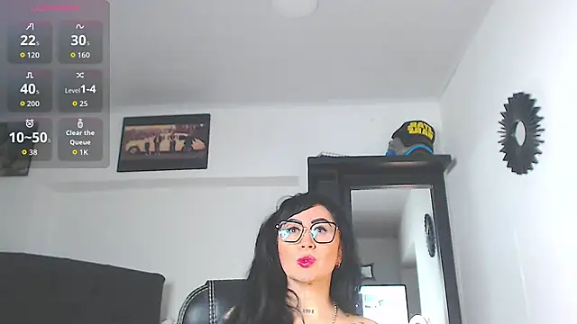 Vicky hotmilf online show from 04/21/26, 10:32