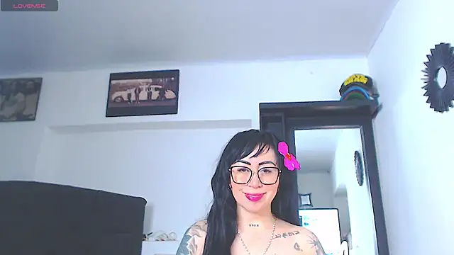 Vicky hotmilf online show from 06/25/26, 11:04