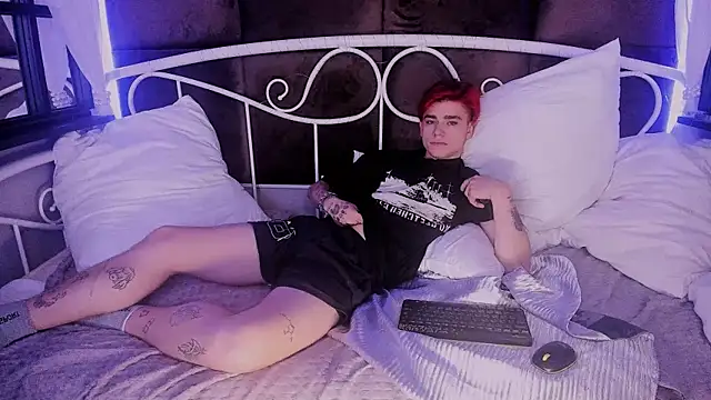 Snapshot of Blaiz_Vok chatting on 09/17/25, 01:02 Blaiz Vok online show from 09/17/25, 01:02