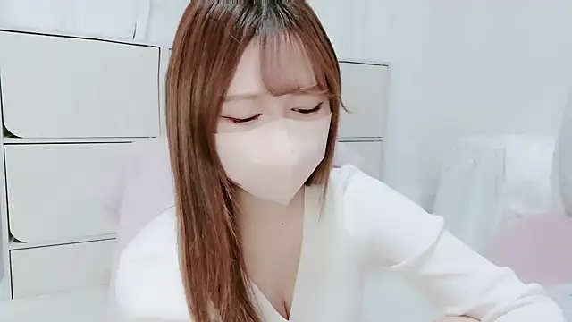 Snapshot of Hanachan_Gcup_ chatting on 11/01/25, 06:37 Hanachan Gcup online show from 11/01/25, 06:37