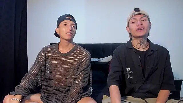 mhatias  online show from 10/30/25, 07:43