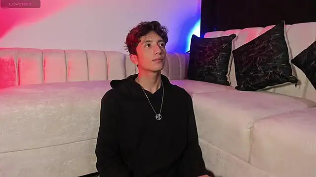 mhatias  online show from 04/20/26, 06:05