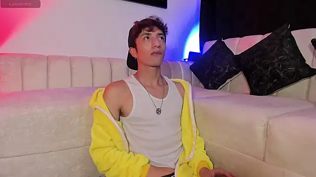 mhatias  online show from 04/21/26, 04:52