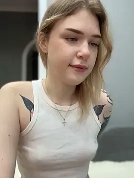 Snapshot of elliss_ chatting on 10/11/25, 07:40 elliss  online show from 10/11/25, 07:40