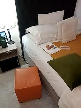 Creamy Chocolatex online show from 11/15/25, 04:14