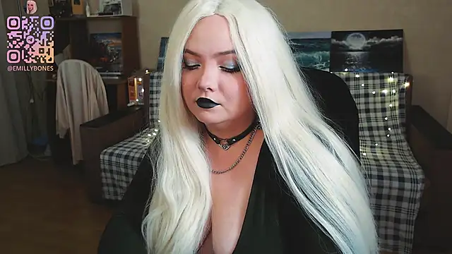 Snapshot of EmillyBones chatting on 09/08/25, 06:07 EmillyBones online show from 09/08/25, 06:07