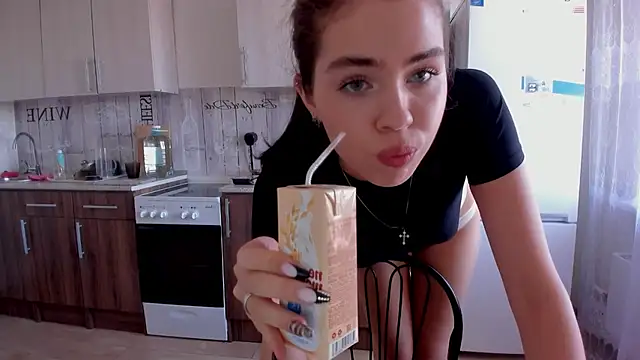 Kitty Mila online show from 09/10/25, 08:58