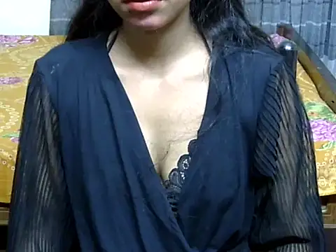 Snapshot of AlisaPari2007 chatting on 09/09/25, 05:01 AlisaPari2007 online show from 09/09/25, 05:01