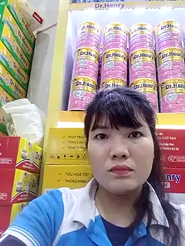 Snapshot of Thao_xx chatting on 09/21/25, 10:39 Thao xx online show from 09/21/25, 10:39