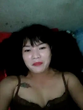 Snapshot of Thao_xx chatting on 10/19/25, 01:01 Thao xx online show from 10/19/25, 01:01