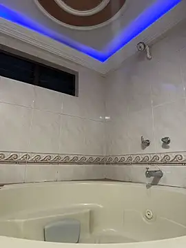 GiorgiaLuxee online show from 11/16/25, 11:05