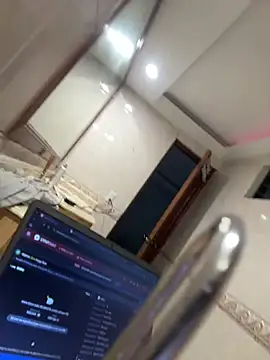 GiorgiaLuxee online show from 12/19/25, 02:35