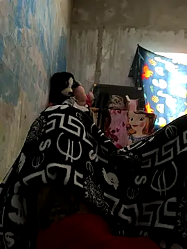 Snapshot of FromVnz chatting on 11/17/25, 01:06 FromVnz online show from 11/17/25, 01:06