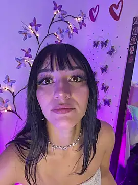 LindaWz  online show from 04/12/26, 07:46