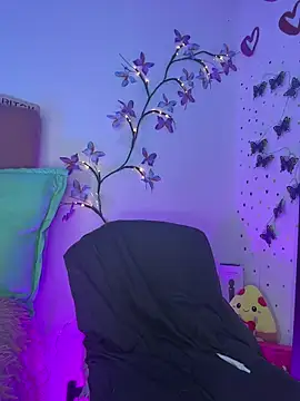 LindaWz  online show from 04/19/26, 08:02