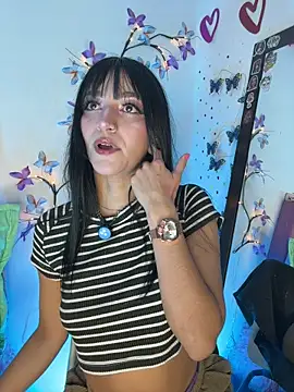 LindaWz  online show from 04/25/26, 07:33