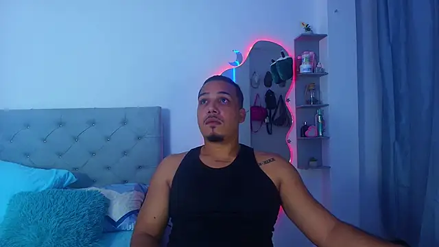 Snapshot of taylor_collins_ chatting on 10/02/25, 04:52 taylor collins online show from 10/02/25, 04:52