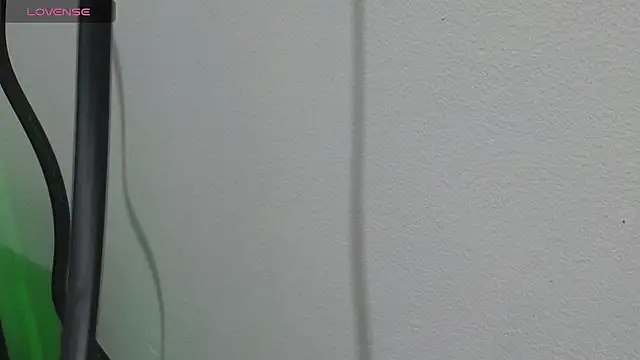 Snapshot of Amy_monroee chatting on 09/27/25, 10:04 Amy monroee online show from 09/27/25, 10:04