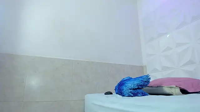 Aisha farah online show from 09/13/25, 02:39