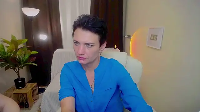 Snapshot of AvaSaturnian chatting on 09/13/25, 12:05 AvaSaturnian online show from 09/13/25, 12:05