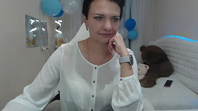 Snapshot of AvaSaturnian chatting on 09/28/25, 12:10 AvaSaturnian online show from 09/28/25, 12:10