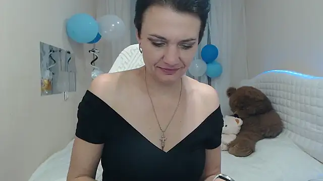 Snapshot of AvaSaturnian chatting on 09/29/25, 12:10 AvaSaturnian online show from 09/29/25, 12:10