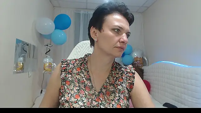 Snapshot of AvaSaturnian chatting on 10/08/25, 12:25 AvaSaturnian online show from 10/08/25, 12:25