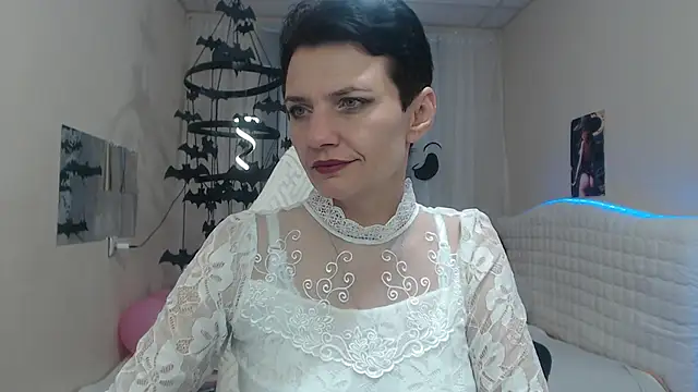 Snapshot of AvaSaturnian chatting on 10/16/25, 12:17 AvaSaturnian online show from 10/16/25, 12:17