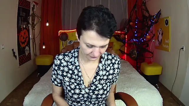 Snapshot of AvaSaturnian chatting on 10/20/25, 12:38 AvaSaturnian online show from 10/20/25, 12:38