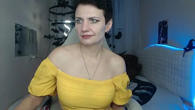 Snapshot of AvaSaturnian chatting on 10/30/25, 01:23 AvaSaturnian online show from 10/30/25, 01:23