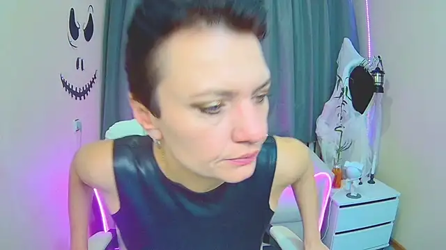 Snapshot of AvaSaturnian chatting on 11/06/25, 07:31 AvaSaturnian online show from 11/06/25, 07:31