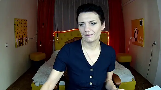 Snapshot of AvaSaturnian chatting on 11/10/25, 08:02 AvaSaturnian online show from 11/10/25, 08:02