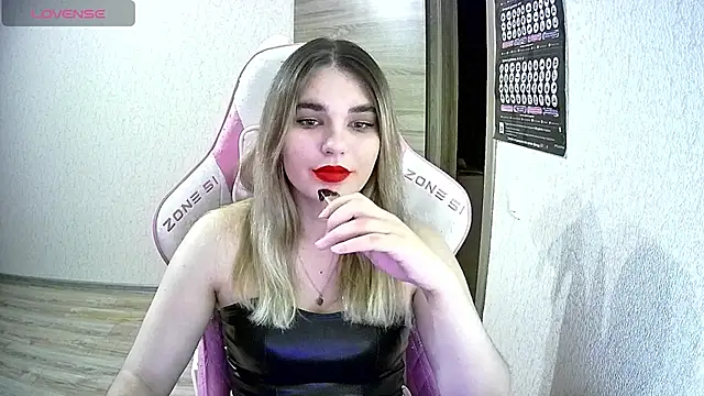 Kris Moss online show from 10/27/25, 09:52