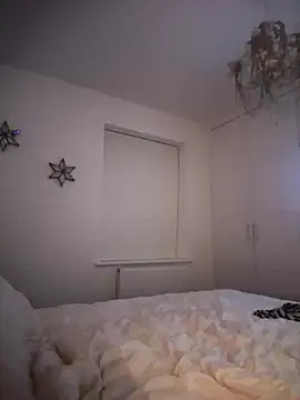 Snapshot of Remirosee chatting on 10/15/25, 09:15 Remirosee online show from 10/15/25, 09:15