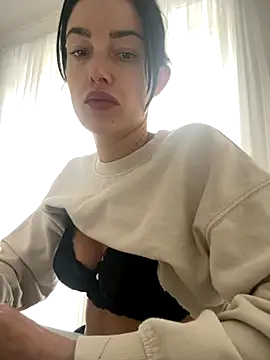 Snapshot of Remirosee chatting on 11/27/25, 10:50 Remirosee online show from 11/27/25, 10:50