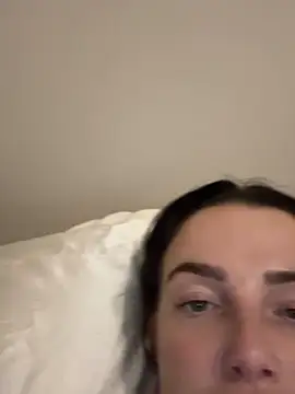 Snapshot of Remirosee chatting on 11/27/25, 11:07 Remirosee online show from 11/27/25, 11:07