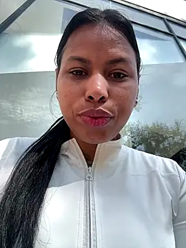 Snapshot of Michluxe_69 chatting on 11/29/25, 01:47 Michluxe 69 online show from 11/29/25, 01:47